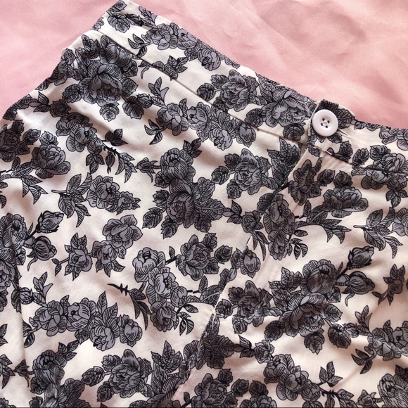 lf seek the label ⋆ floral ruffle shorts - Picture 4 of 7